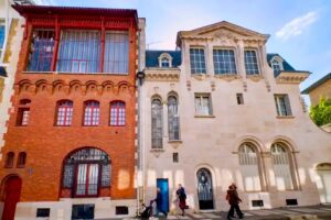 L’immeuble-atelier du n°5 et l’hôtel Czernichowski © Alamy