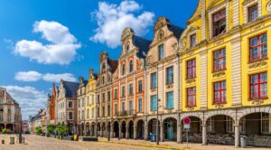 La Grand Place d'Arras maisons de style baroque flamand © AdobeStock_Aliaksandr