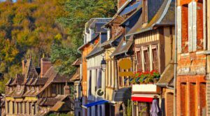 Lyons-la-forêt ©AdobeStock_aterrom