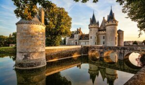 Le château de Sully-sur-Loire © Adobe Stock
