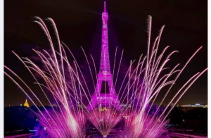 La Tour Eiffel illuminée pour Octobre rose © Nicolas Chavance