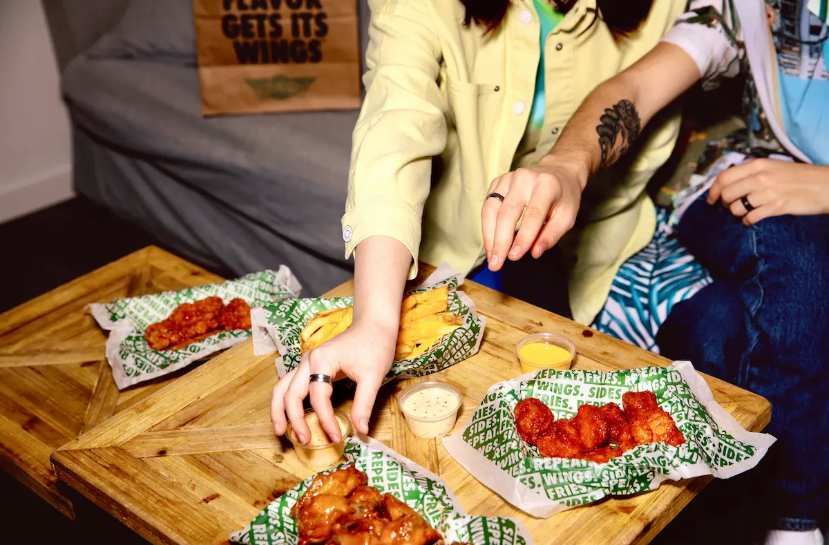 © Wingstop X Deliveroo