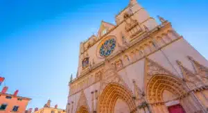 Cathédrale Saint-Jean © Adobe Stock