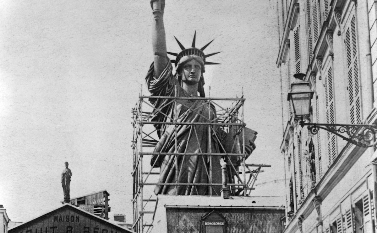 Statue de la Liberté, rue de Chazelle
