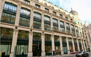 Immeuble Saint Freres rue du Louvre © Wikipedia