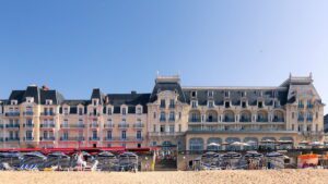 Grand Hôtel de Cabourg -© Adobe Stock
