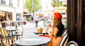 Terrasse Paris © Adobe Stock