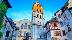 Village de Beaulieu-sur-Dordogne © AdobeStock_Friedberg
