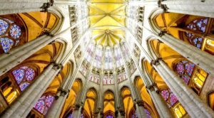 Cathédrale Saint-Pierre-Beauvais © Depositphotos.com