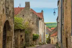 Flavigny-sur-Ozerain © Michael Evans