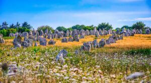 Les mégalithes de Carnac classés à l'UNESCO © AdobeStock_Xavier