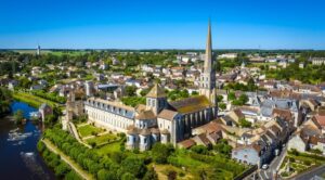 Panorama de Saint-Savin avec son abbaye classée à l'UNESCO © Facebook Abbaye de Saint-Savin, Patrimoine Mondial de l'UNESCO_ Gcom