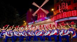 Spectacle Féerie au Moulin Rouge à Pigalle © Philippe Wojazer