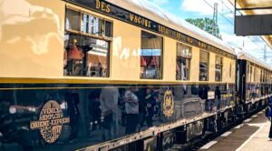 Le légendaire et luxueux Orient Express_à découvrir Gare d'Austerlitz pendant les Journées du Patrimoine 2025 © AdobeStock_Roberto Sorin