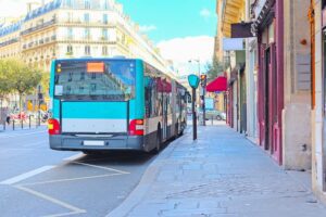 Bus à Paris © Adobe stock