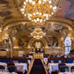 Grande salle du Train Bleu à Paris