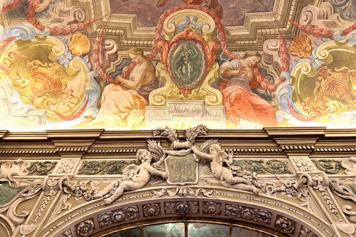 Fresques peintes et décor sculpté baroque au Palais Lascaris à Nice