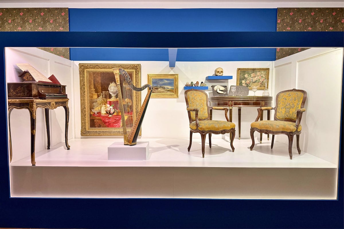 Instruments de musique anciens exposés au Palais Lascaris à Nice