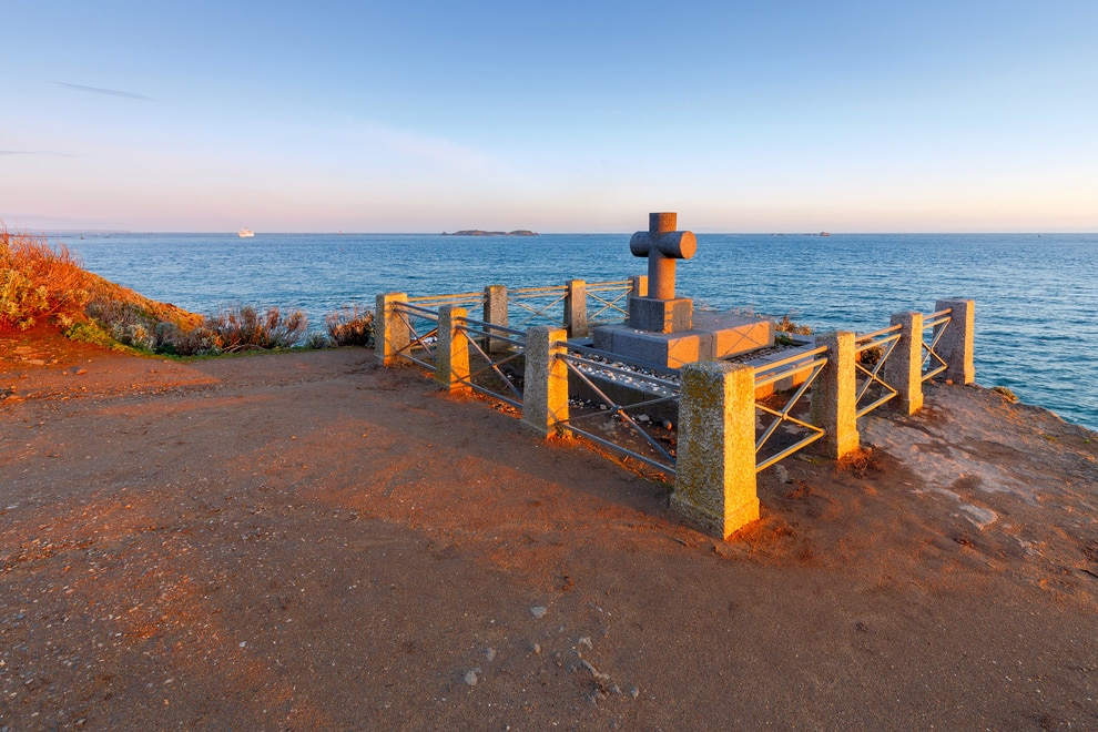 Le tombeau de Chateaubriand est situé sur l'îlot du Grand Bé, accessible à marée basse. 