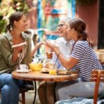 Terrasse estivale parisienne