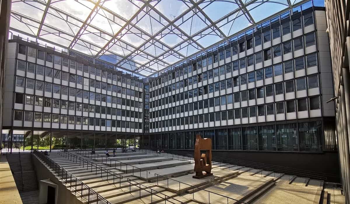 Campus universitaire de Paris Jussieu intérieur restauré