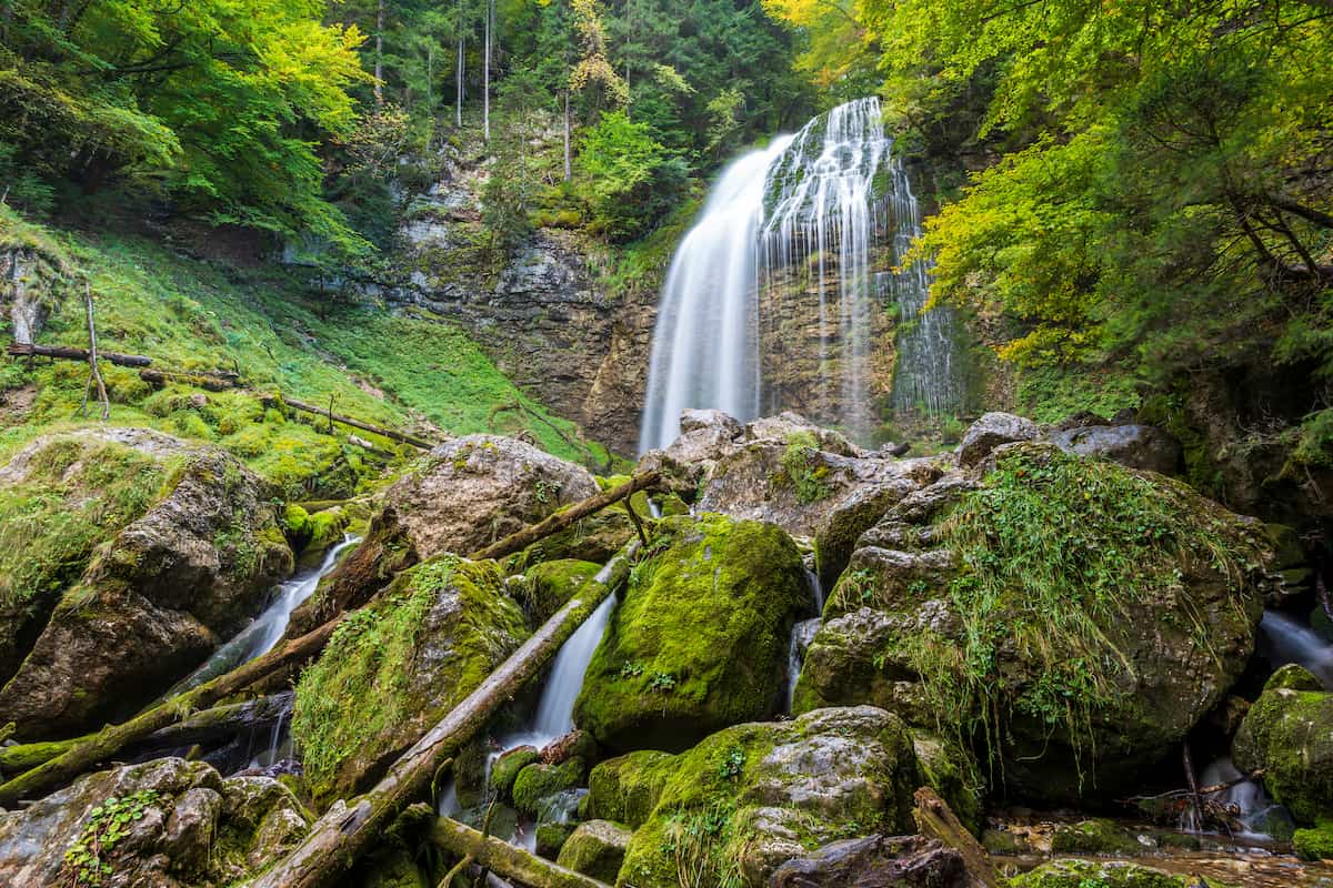 Rivière et cascade au cirque de Saint-Même en Chartreuse