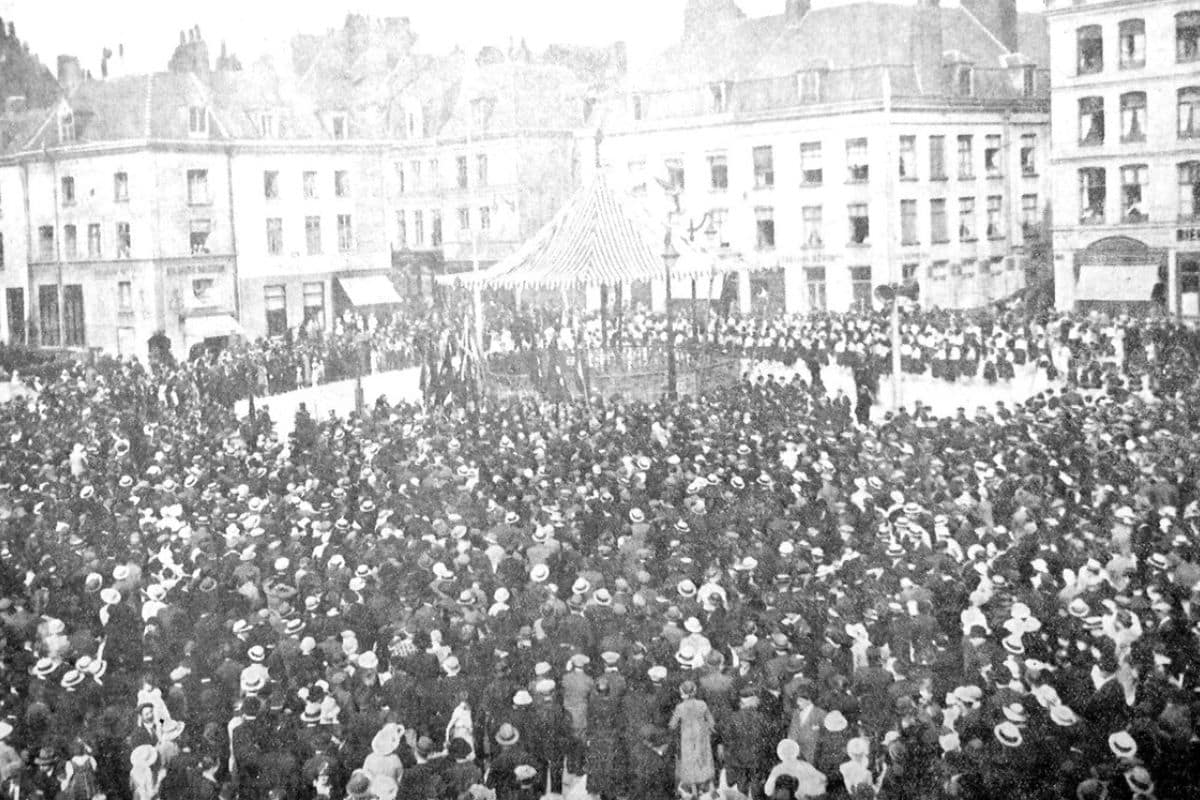 Inauguration de la place Louise de Bettignies en 1934 - Zigzag