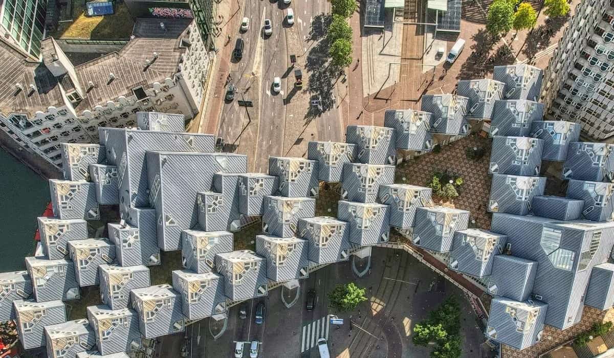 Les maisons cubiques de Rotterdam par Piet Blom vues du ciel 