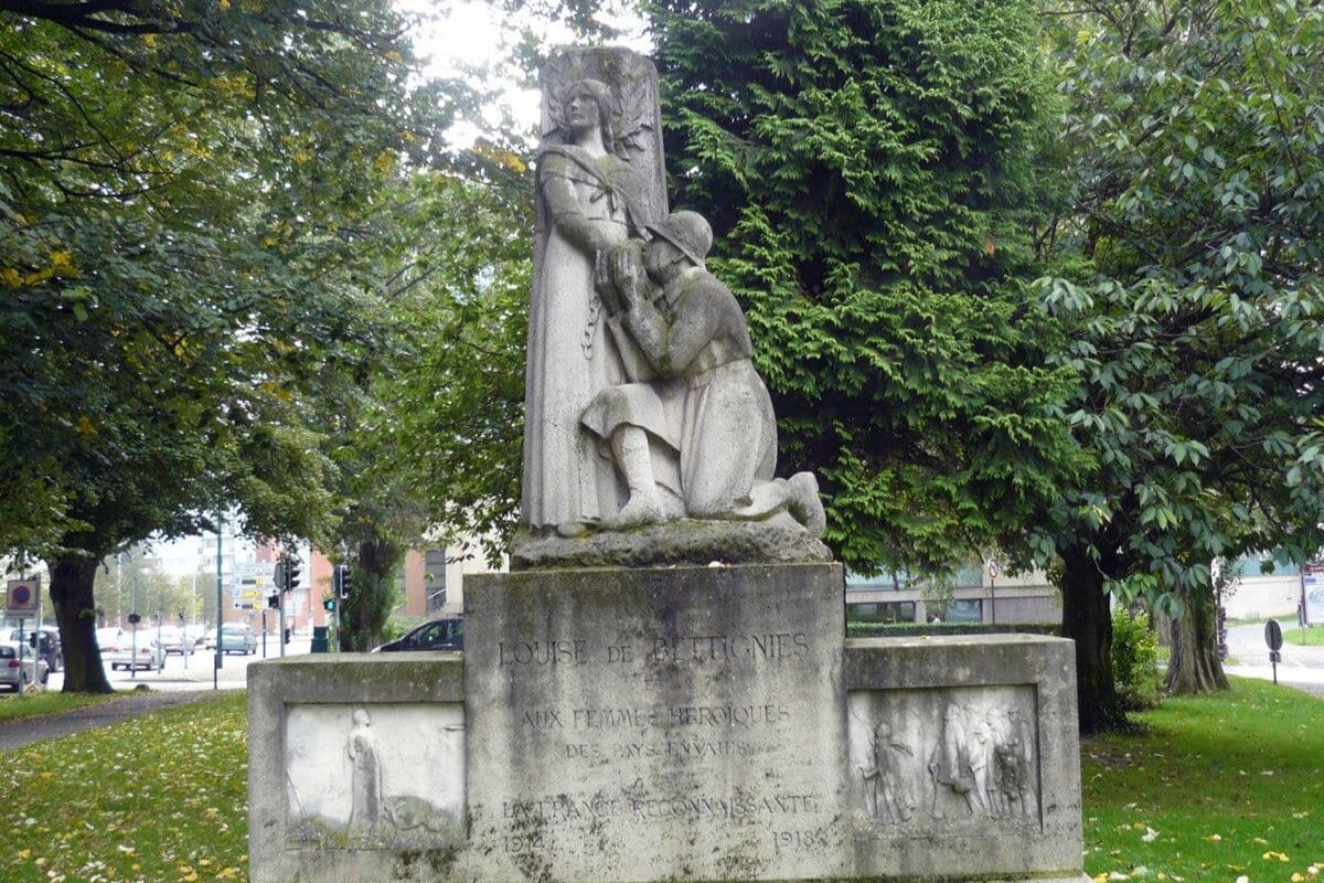 Statue Louise de Bettignies Lille - Zigzag