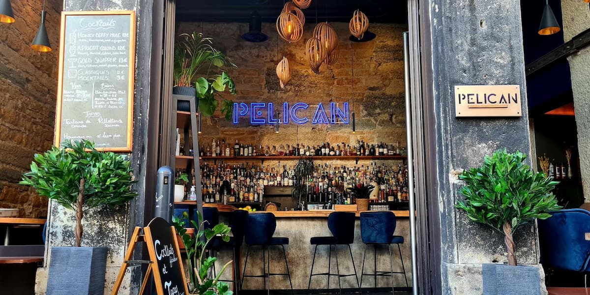 Comptoir du bar Pélican a Lyon