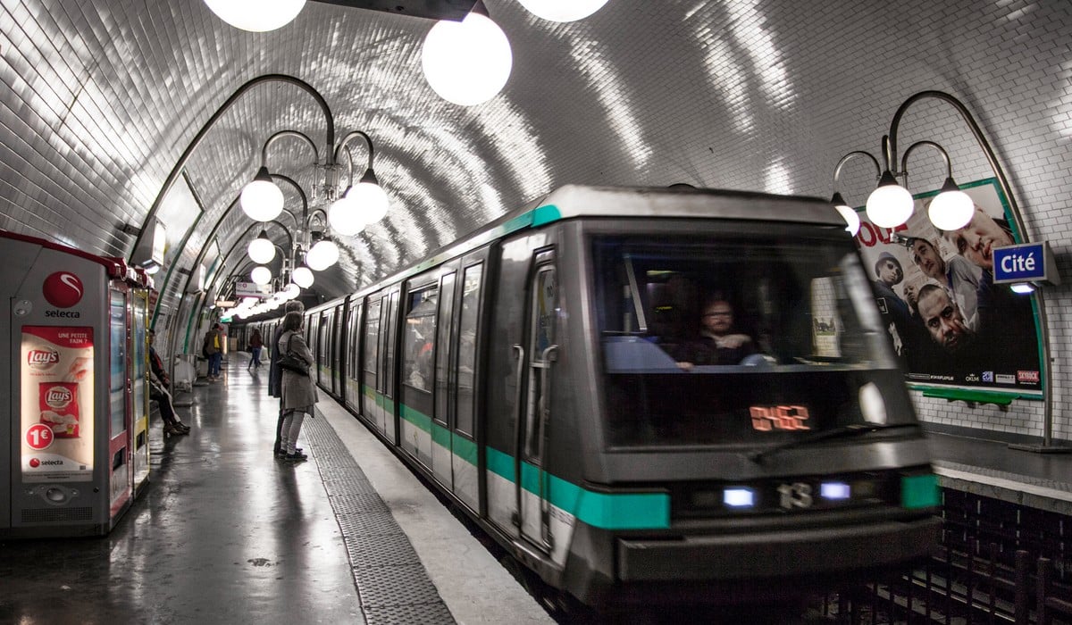 Métro de Paris en mouvement