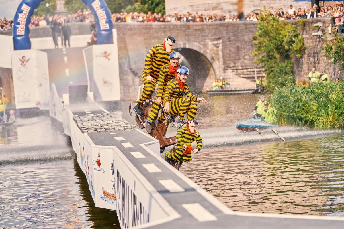 Red Bull Vél’Eau déguisement © Red Bull Content Pool - Zigzag