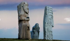 L'île de Pâques française : la Vallée des Saints en Bretagne