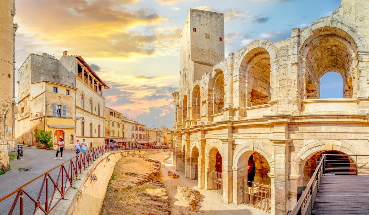 Les arènes d'Arles, accessible en train ZOU! depuis Marseille 