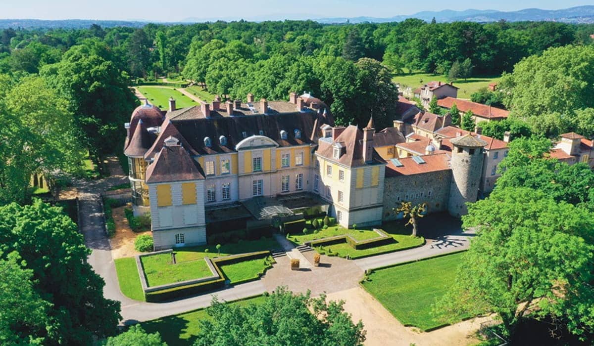 Château du domaine de Lacroix-Laval près de Lyon