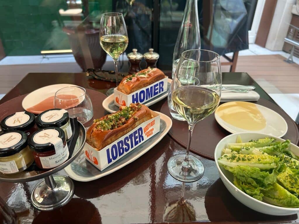 Lobster roll - Frida Restaurant