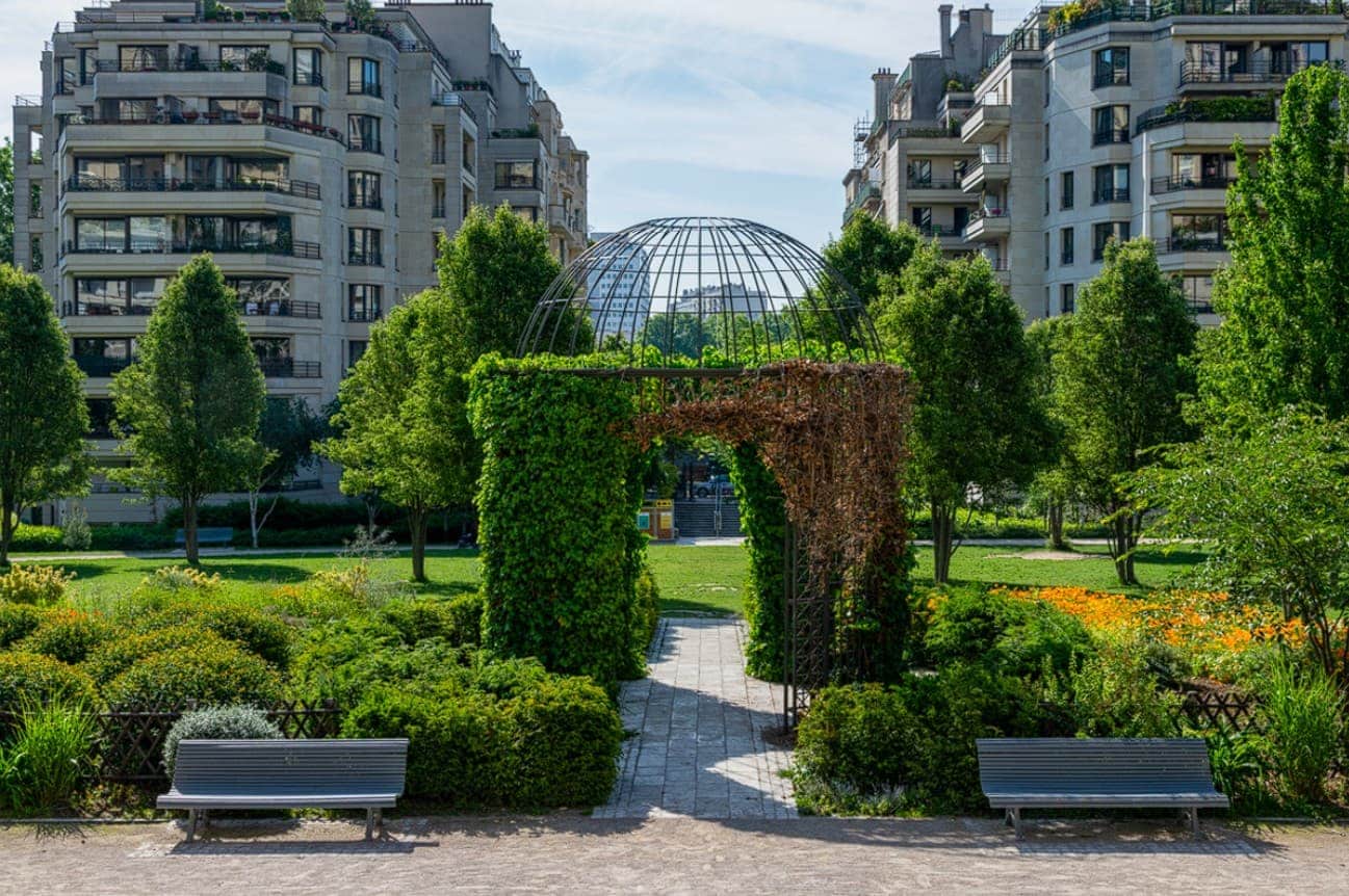 Parc de Passy caché dans le quartier 