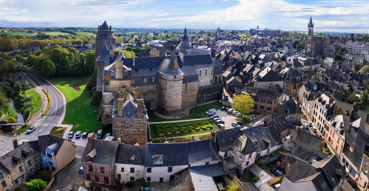 Ce château fut un lieu stratégique au cours des siècles sur les Marches de Bretagne. @AdobeStock