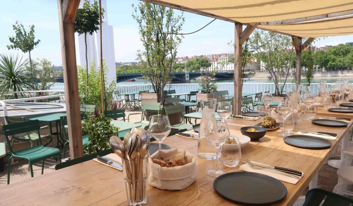 Terrasse végétalisée du Botani Café