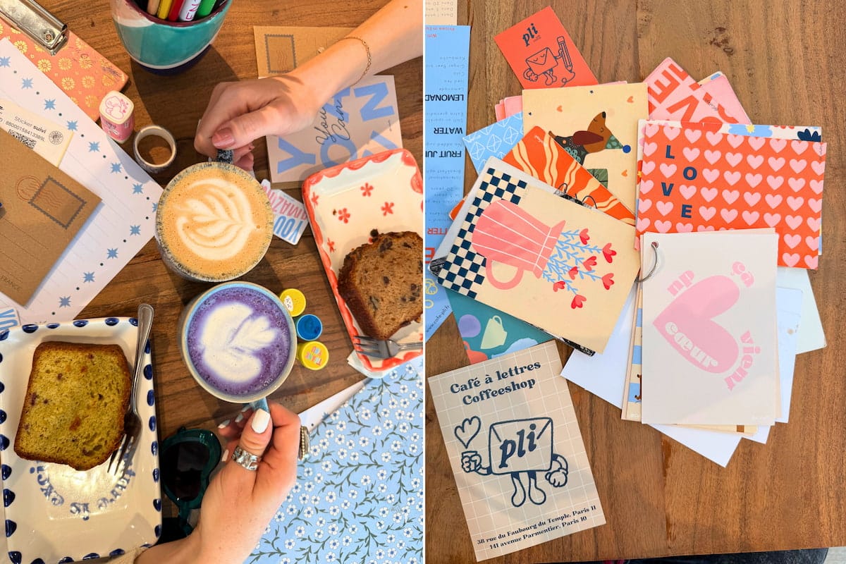 Cartes colorées et boissons au Café Pli à Paris