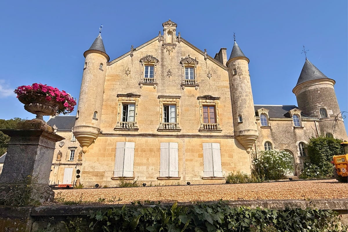 Façade du château de Terre-Neuve à Fontenay-le-Comte