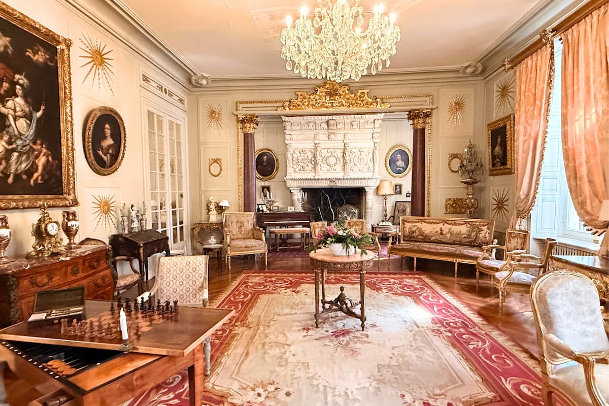 Grand salon du château de Terre-Neuve en Vendée