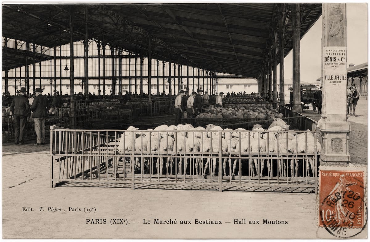 Ancienne Halle aux Moutons du marché aux bestiaux de La Villette à Paris