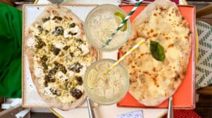 Deux pinsas romaines et des cocktails chez Maison Pinsa à Paris