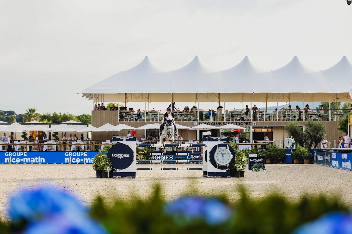 Épreuve de saut d’obstacles au Polo Club Saint-Tropez - Haras de Gassin pendant la Longines League of Nations